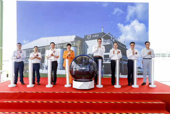 A5 科思創(chuàng)上海彈性體新工廠投產626.png